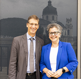 Dr. Claudia Schmidt-Hahn und Univ. Prof. Dr. Dietmar W. Winkler